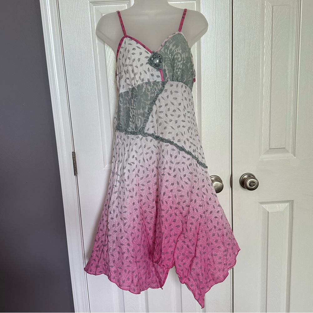 Farinelli pink, gray and white flowy dress! Asymmetrical hem. Size M.